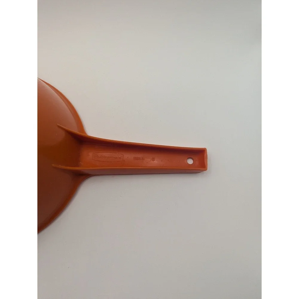 Rubbermaid Orange Plastic Vintage Handheld Colander Strainer 2 Spout 2930 Retro